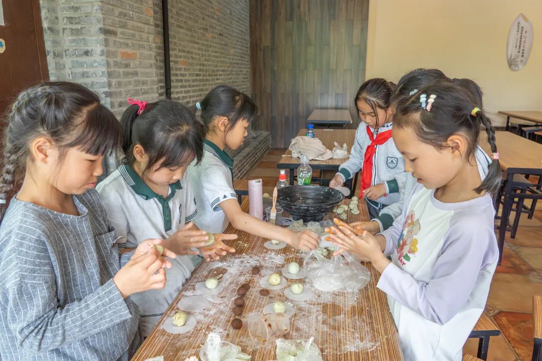 新城小学-三年级研学-6.jpg
