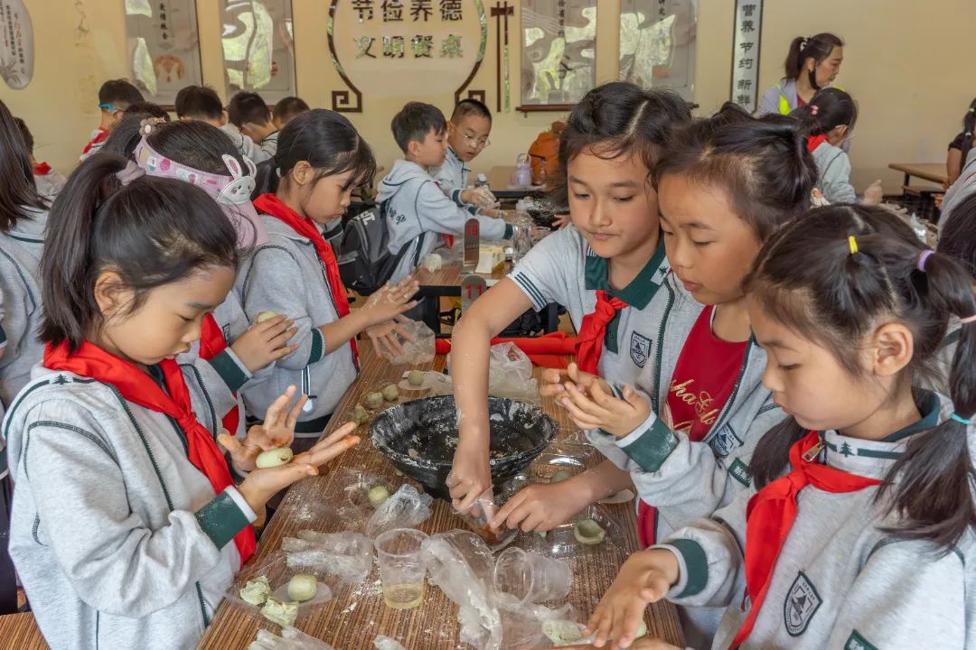 新城小学-三年级研学-4.jpg