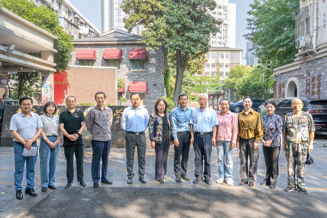 南京市秦淮区教育关工委思想道德教育讲师团走进南京市第五初级中学开展思政宣讲