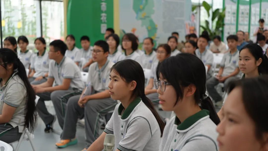 C5834T01.JPG