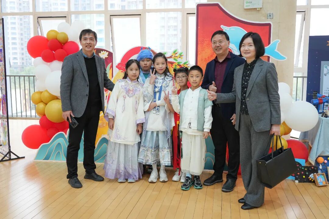 拾叶成卷 跬步星河——玄武阅读小客厅实践开放日在南京市立贤小学举行