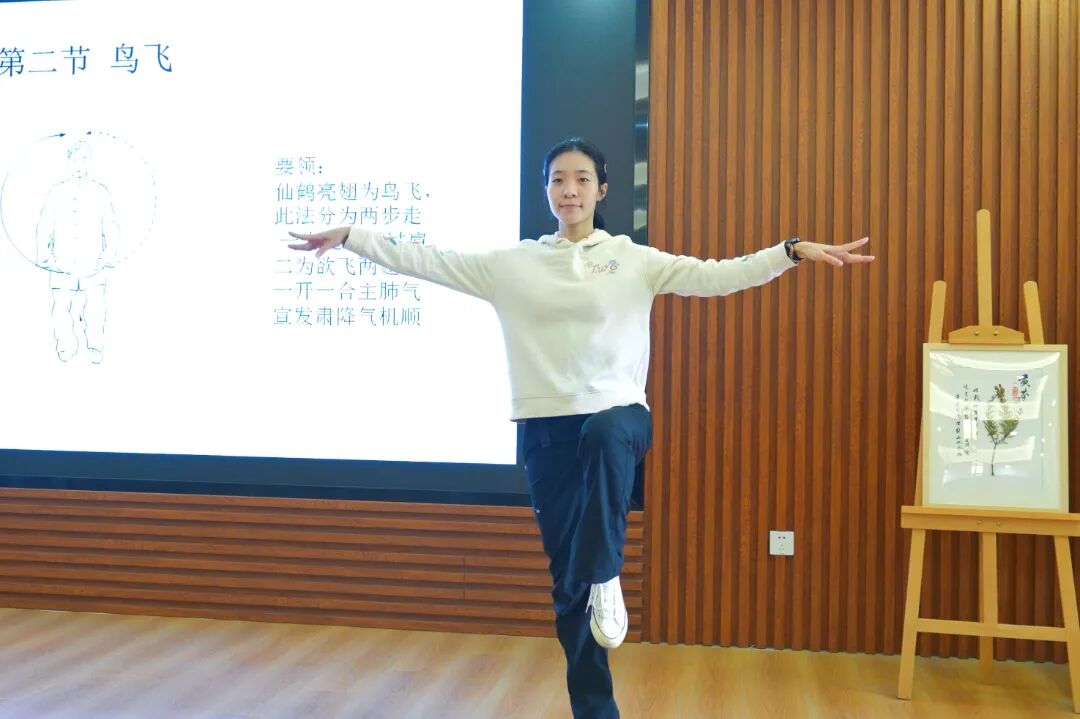 JC26662.MP4.00_00_17_25.Still001.jpg