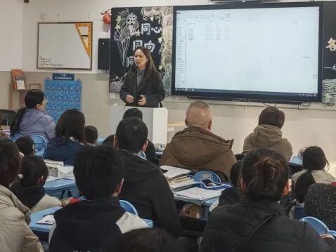 张桂琴 全班照片.jpg