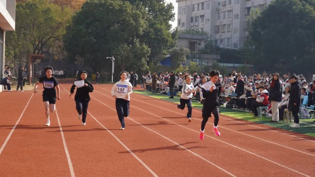 100米决赛.jpg