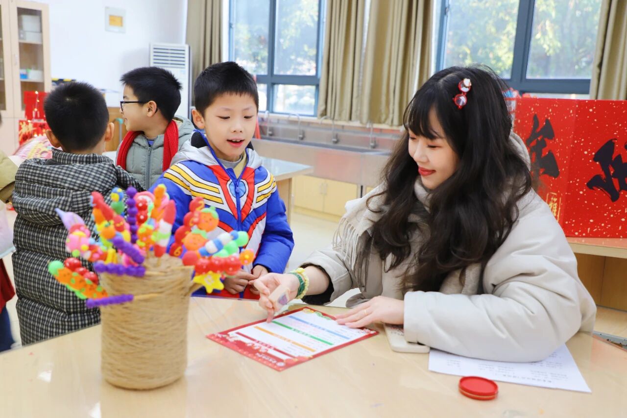 【金陵河西•小学】沉浸式赶集！趣味闯关萌娃嗨翻天
