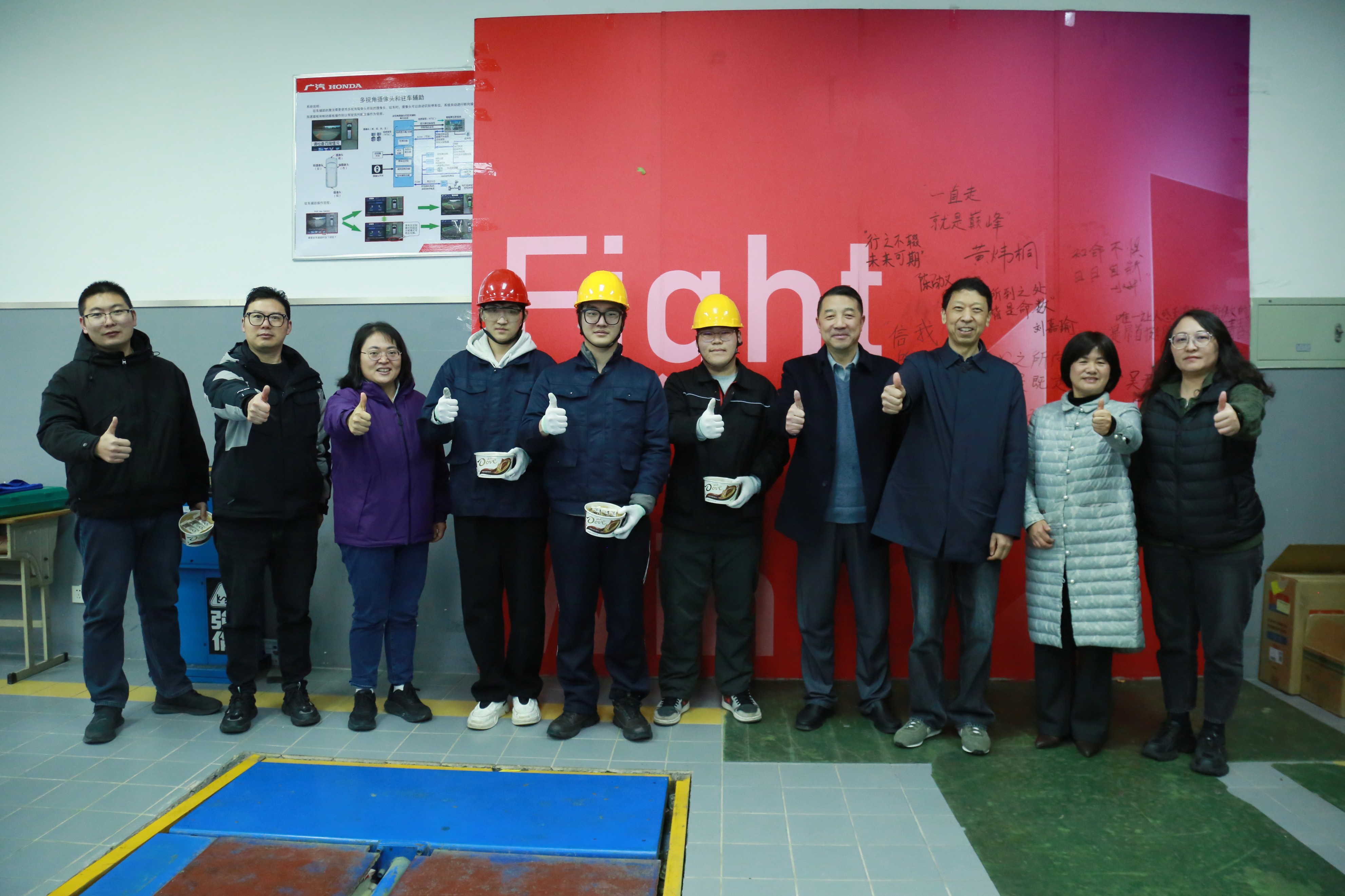 鼓劲提气 备战冲刺|市教育局、职教教研室领导为金陵高职校技能大赛备赛师生送上暖心关怀