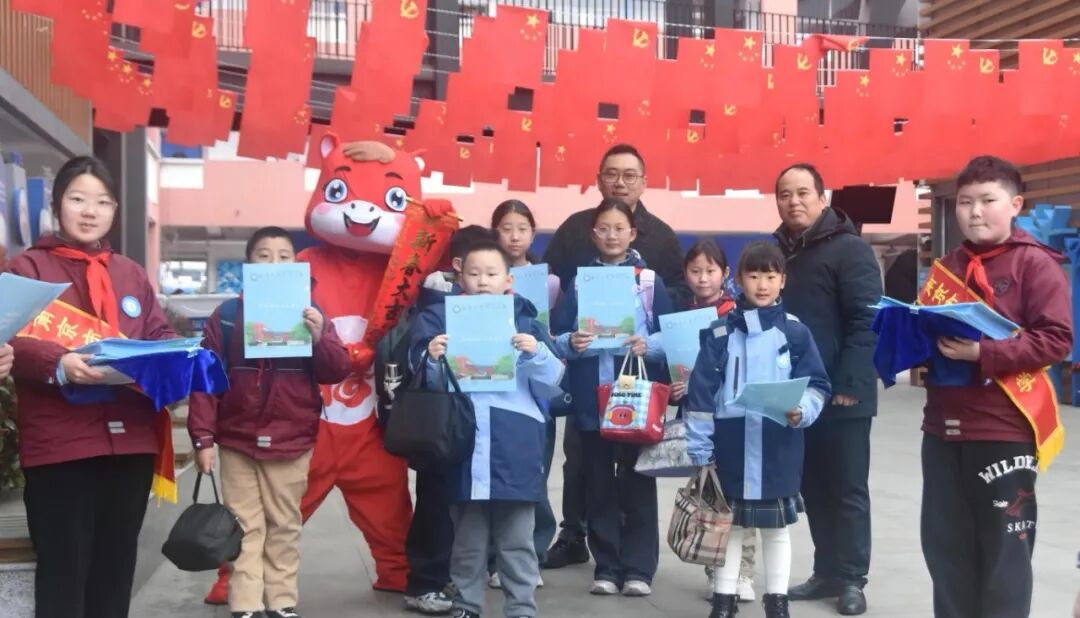 我们开学啦 ——南京市月牙湖小学2026年春季“悦雅润童心 策马向光行”开学日系列活动顺利举行