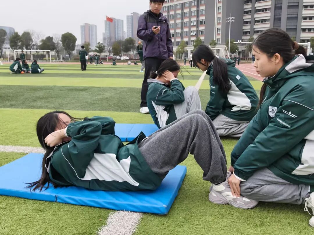 仰卧起坐1.jpg