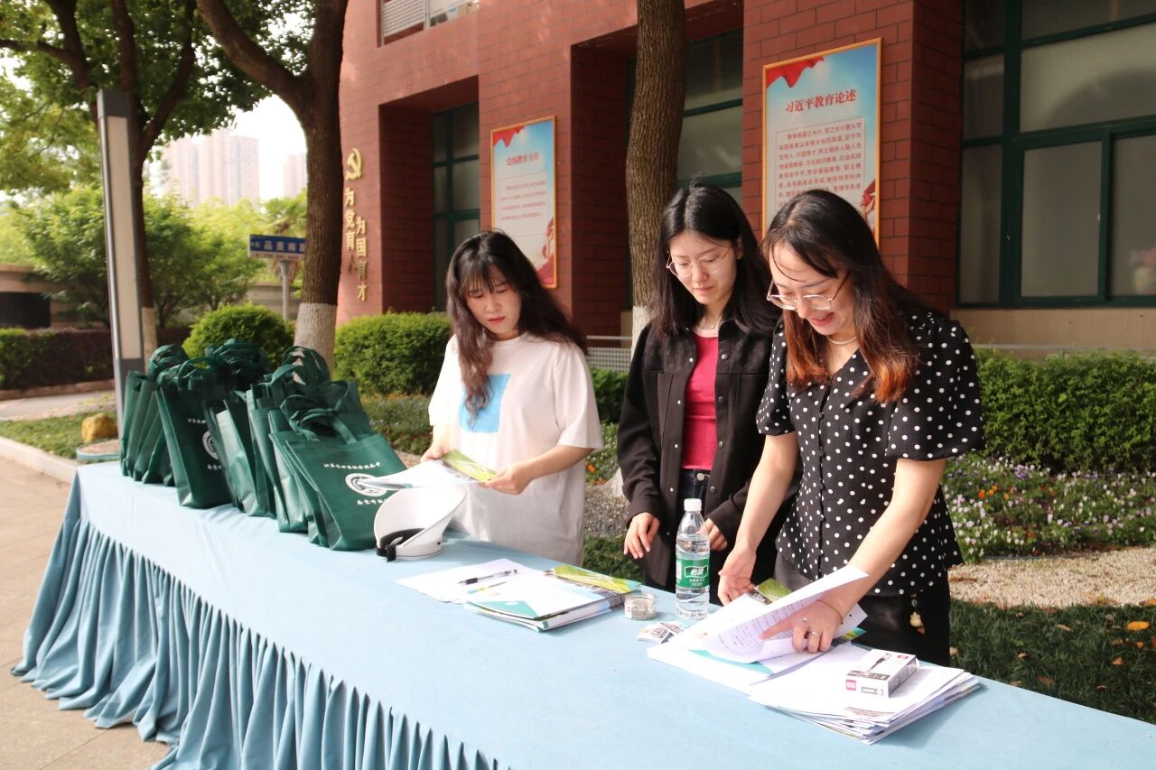 校际融通共教研 品美课堂育新苗——板桥中学联合体教学开放日圆满落幕