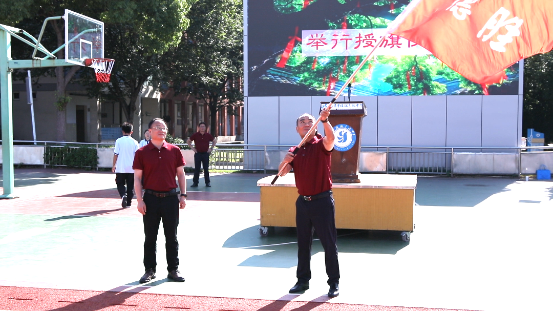 IMG_9926.MP4.06_37_50_29.Still001.png