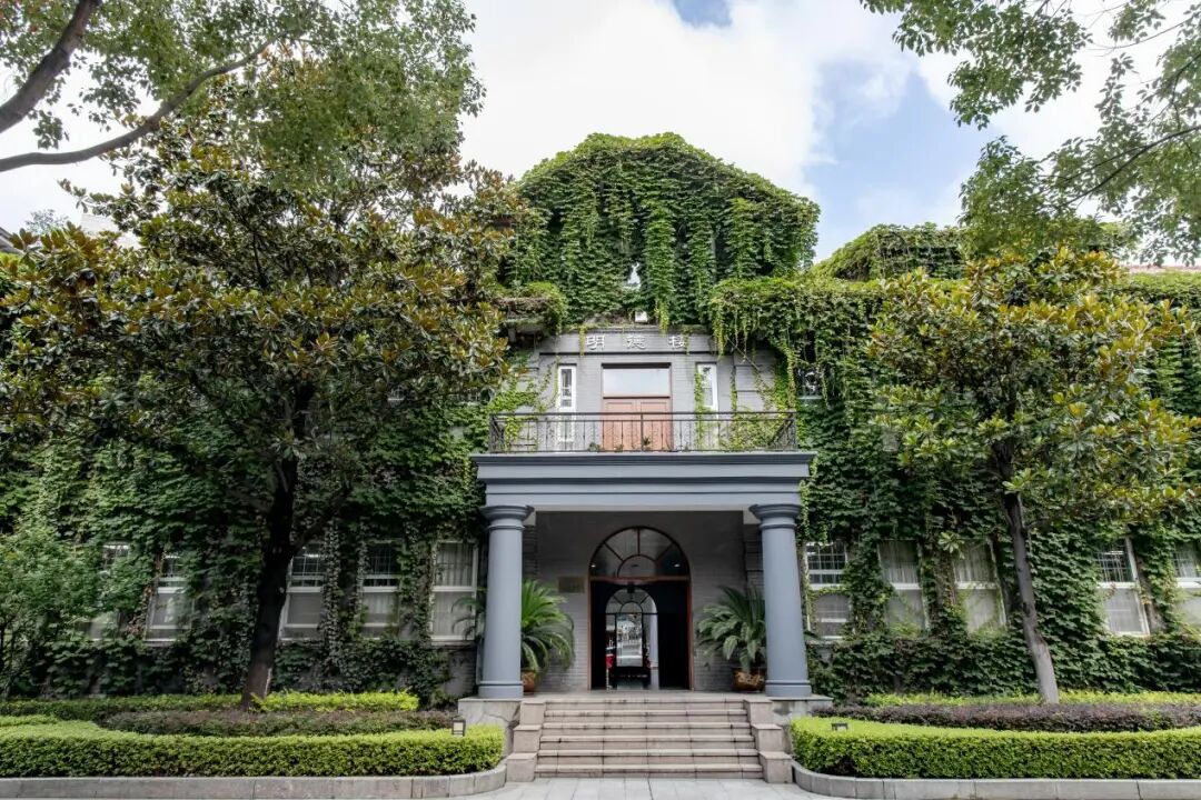 140余年办学底蕴,年均超250名学生升入本科院校继续深造!南京财经高职校15个五年制专业等你报考~