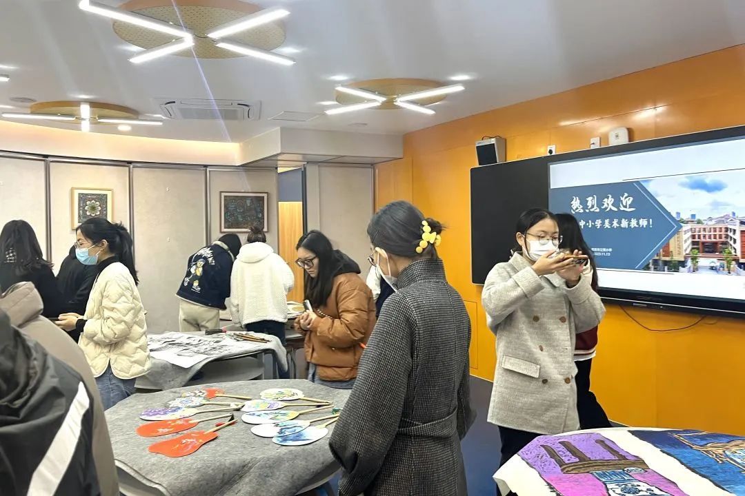 记南京市美术新教师专题培训活动在立贤小学举行