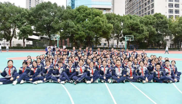走进南京一中,玩转课程基地——南京一中实验学校初二优秀学生参观一中南校区
