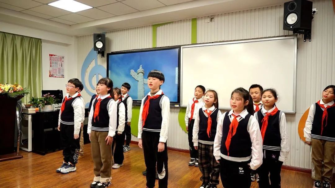 南京市西街小学举行家校社协同育人的创新与实践汇报暨“越韵古诗”分享会