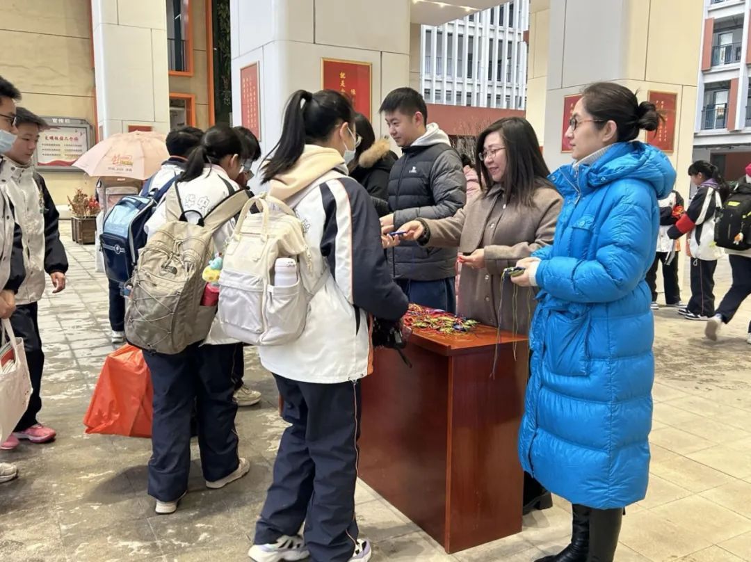 龙行龘龘辞旧岁,前程朤朤谱新篇——南京科利华中学铁北分校2024春季开学典礼