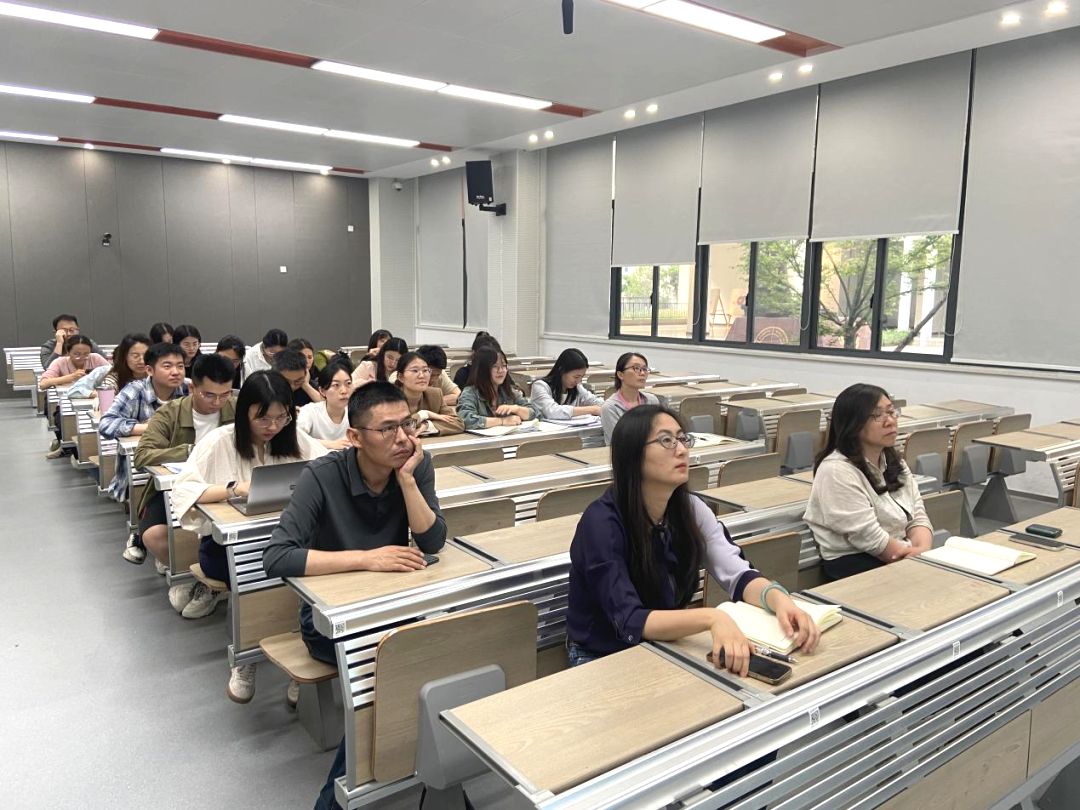 【红藤•研修动态】“思研共进初心如炬,技术助力幸福成长”——科利华中学铁北分校校本研修活动