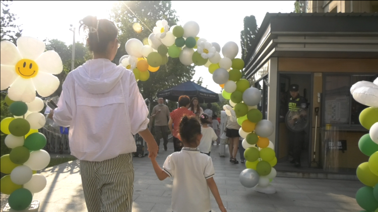 南京银龙景苑幼儿园举行“童心飞扬,梦想起航”开学典礼