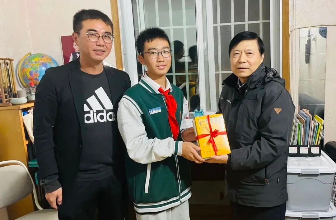 携爱同行,情暖家庭——南京秦淮外国语学校教师全员家访行动再出发