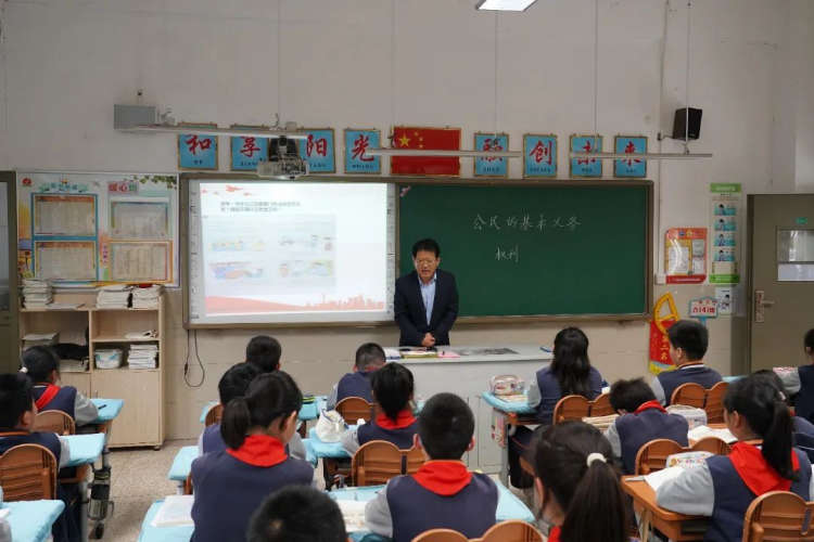 学校情感育人的中国话语与本土实践——第四届“培养时代新人:情感文明与道德教育”学术论坛在南京市江宁区上坊中心小学成功举办