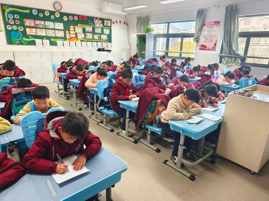 【相长·校园】执笔书经典 古韵逸书香 ——立贤小学举办语文书写比赛