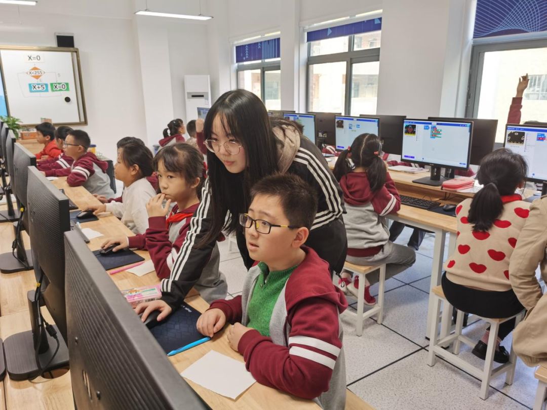 【相长·喜报】祝贺南京市立贤小学吴若馨老师入选“南京市中小学教坛新秀”支持计划!