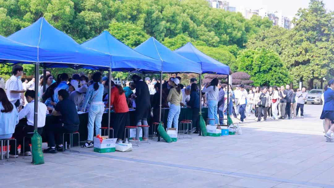 超 5000 人齐聚!南京雨花台区中招咨询会燃爆现场