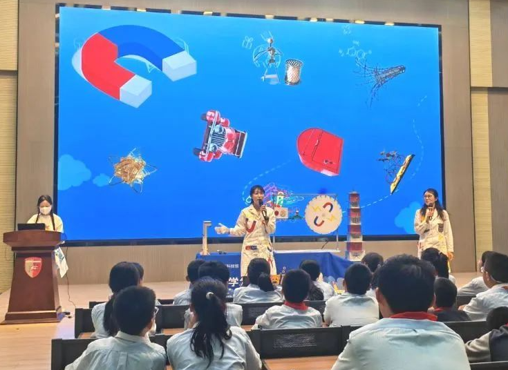 聚焦雨花 | 省级先进!看这5所学校如何让科技教育在雨花台区“落地生花”