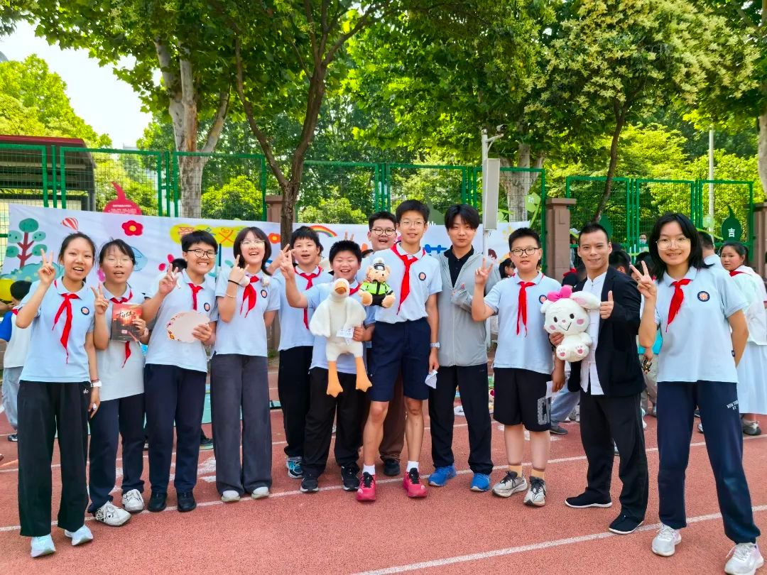 鑫园小学“小当家”义卖:爱心与成长的美好交响