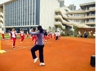 深耕育人沃土，共践“雨花新课堂”——南京市金陵中学西善分校承办雨花台区体育与历史教研活动