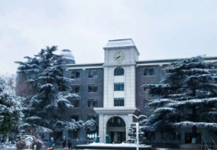 一中的我们 | 一下雪,南京一中就美成了“崇文学堂”!