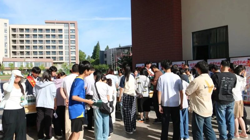 人气爆棚燃动初夏！板桥中学 2026 年招生校园开放日活动圆满举办