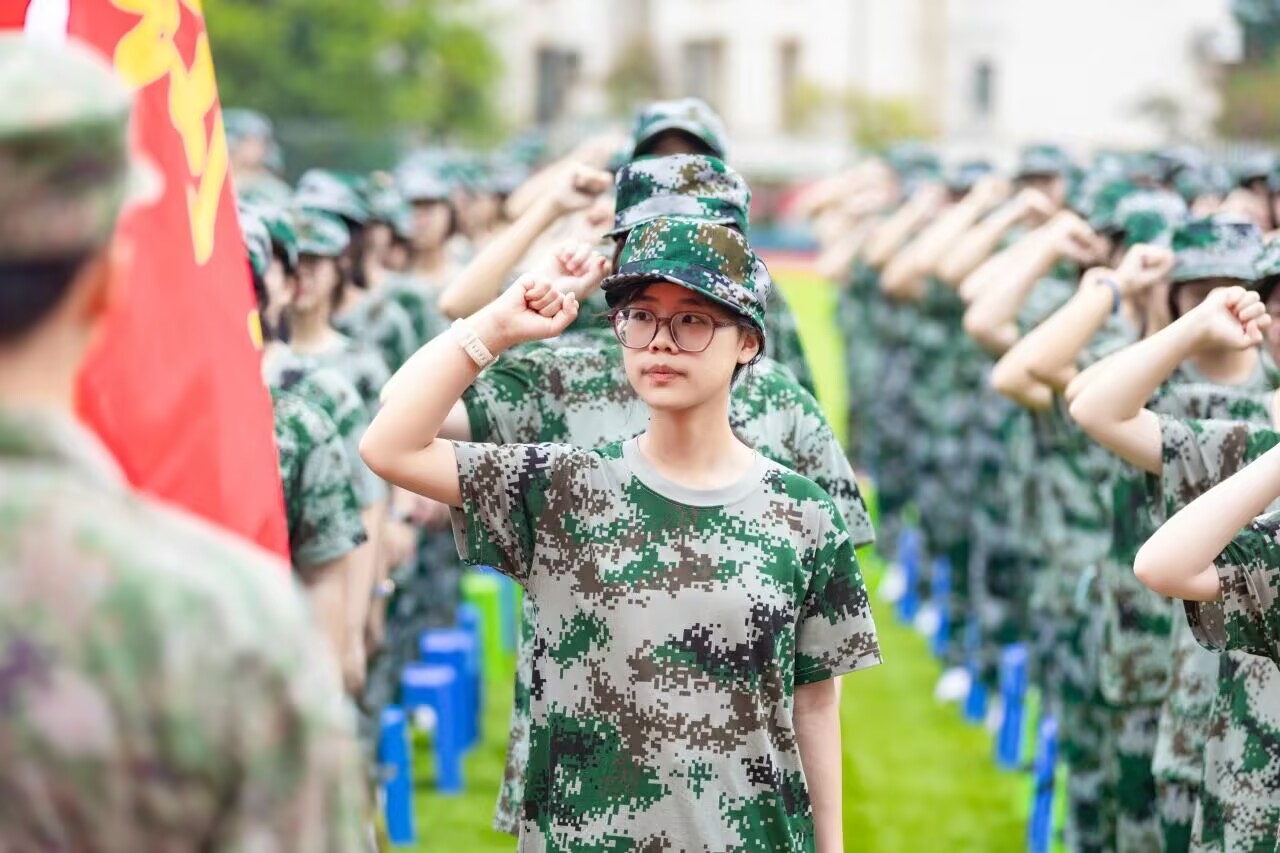 16支连队就位！看南财高少年以热血赴成长之约！