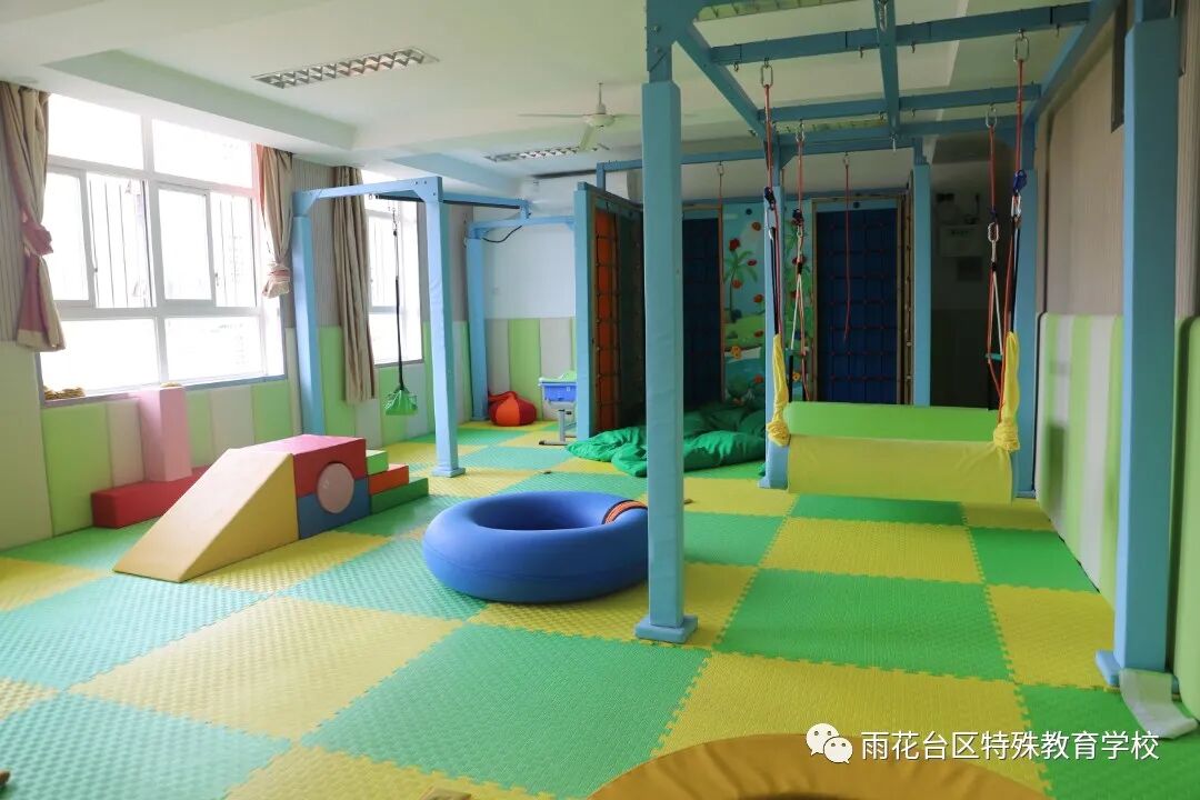 多媒体运动康复室.JPG