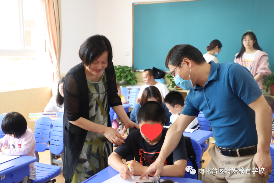 校本课程.JPG