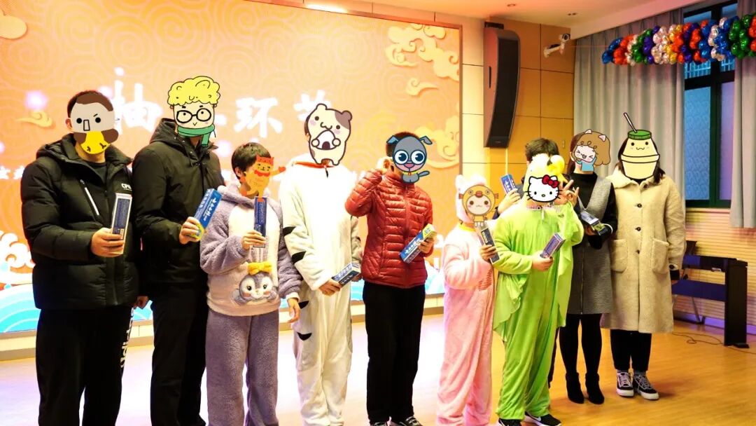 幸运抽奖颁奖.jpg