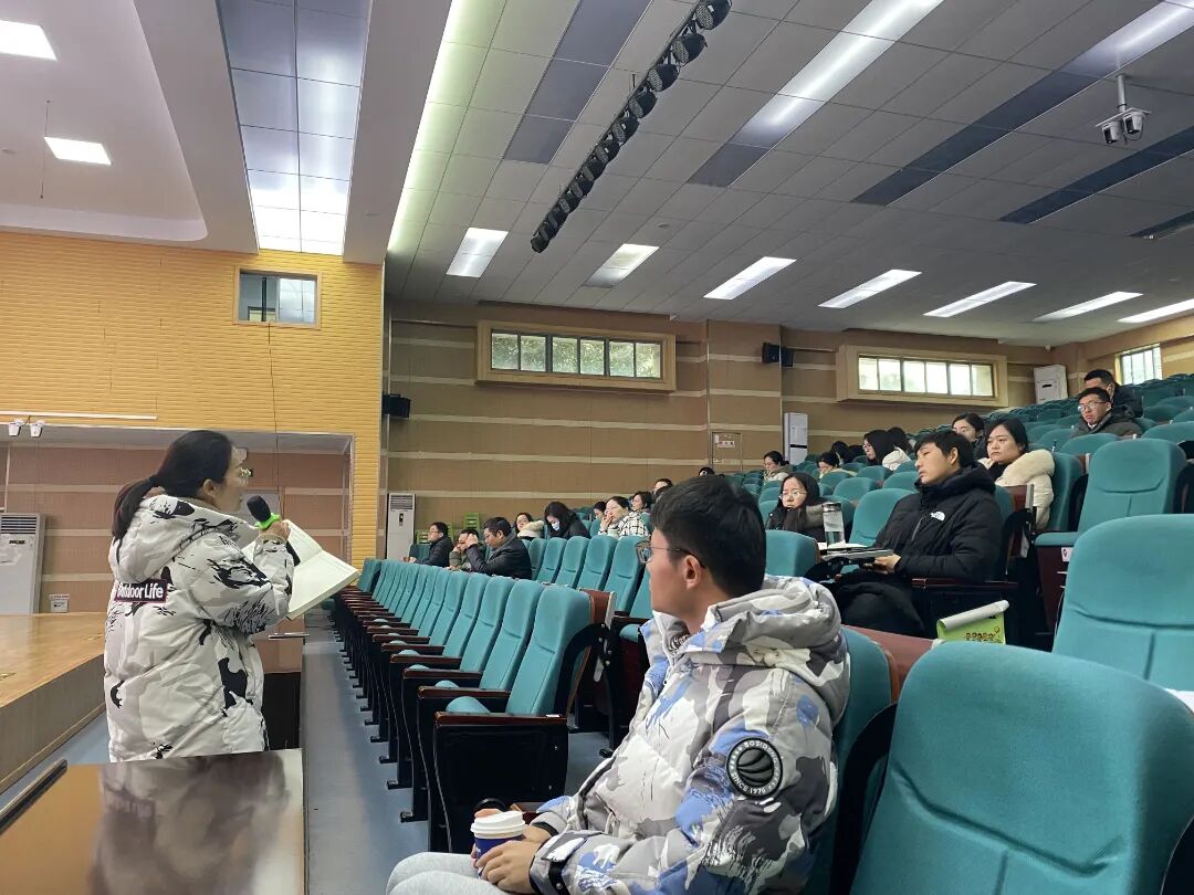 图4:参与学生成长指导课程工作会.jpg