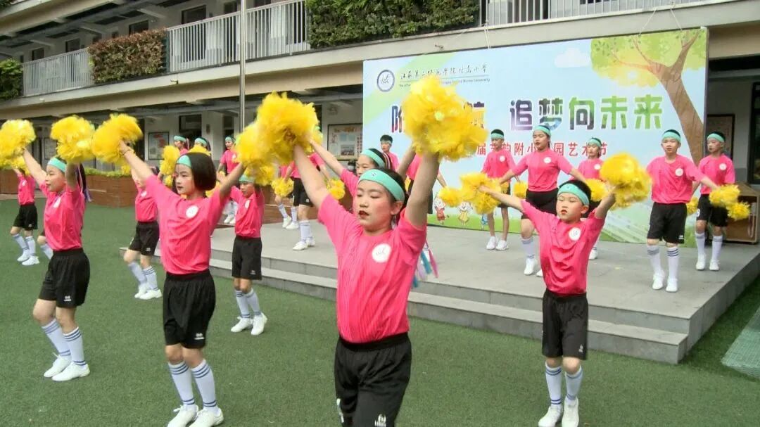 啦啦操2.jpg